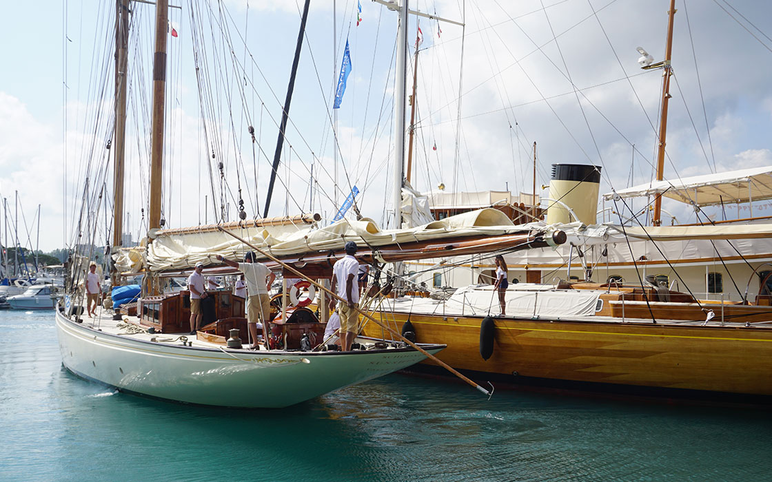 Classic yachts and boats in Antibes